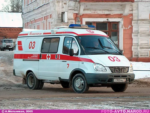 GAZ-32214 Gazelle ambulanza — Foto dell’auto reale 1