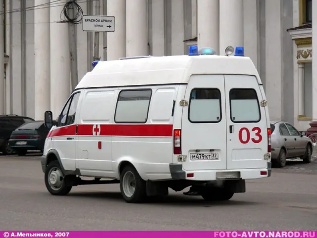 GAZ-32214 Gazelle ambulanza — Foto dell’auto reale 2