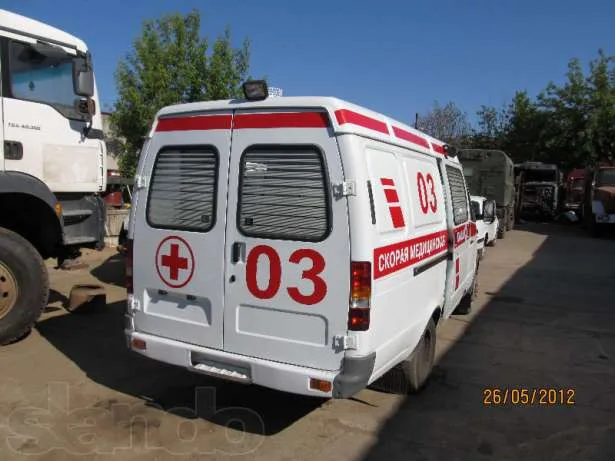 GAZ-32214 Gazelle ambulanza — Foto dell’auto reale 6