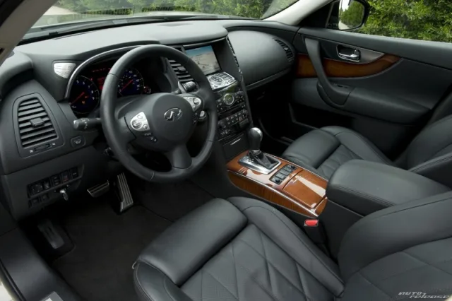 Infiniti FX — Foto dell’auto reale 3