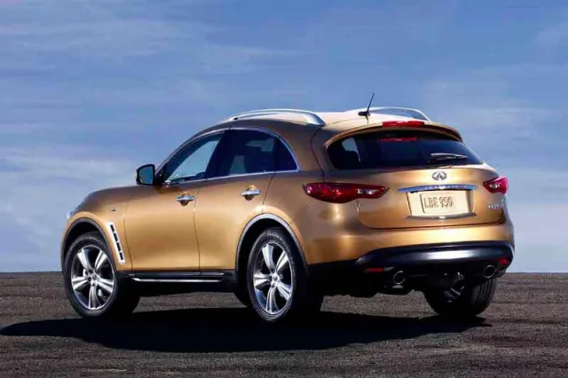 Infiniti FX — Foto dell’auto reale 8
