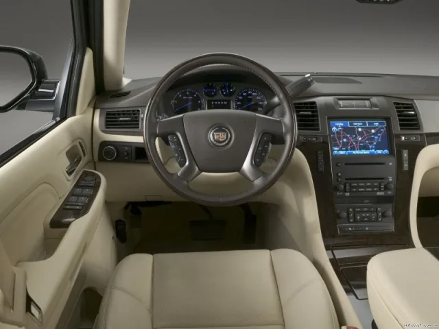 Cadillac Escalade 2007 — Foto dell’auto reale 5