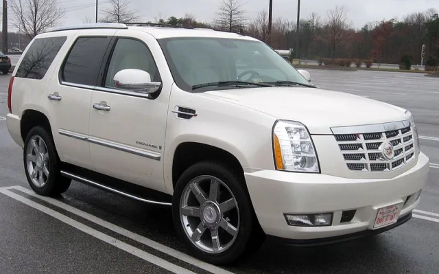 Cadillac Escalade 2007 — Foto dell’auto reale 1