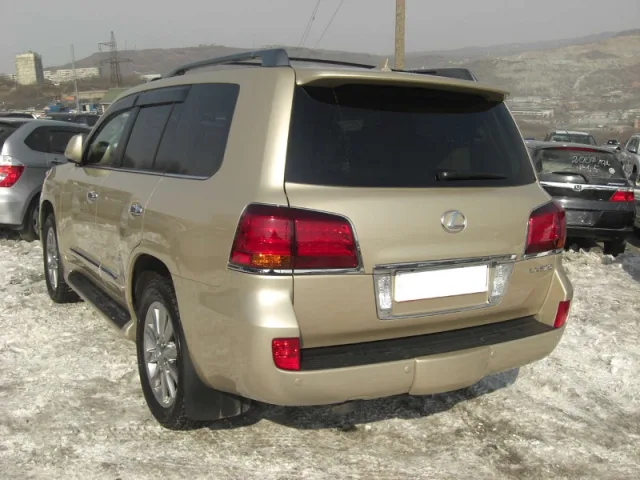 Lexus LX 570 2012 — Foto dell’auto reale 2