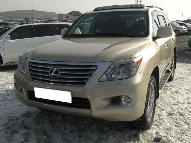 Lexus LX 570 2012 — Foto dell’auto reale 3