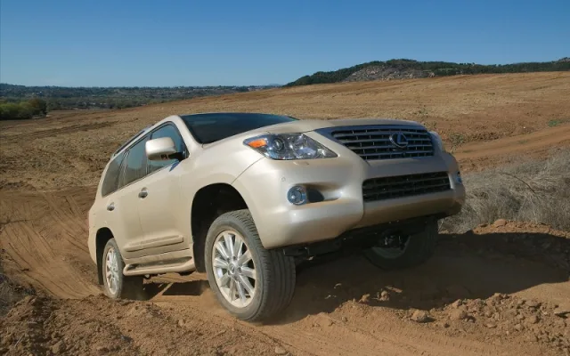 Lexus LX 570 2012 — Foto dell’auto reale 4