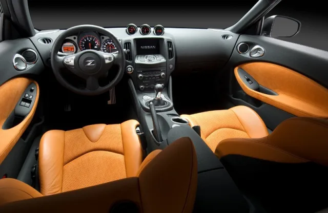 Nissan 370Z 2009 — Foto dell’auto reale 7
