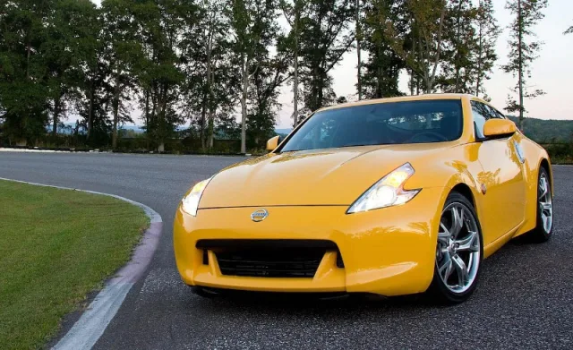 Nissan 370Z 2009 — Foto dell’auto reale 6