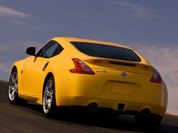 Nissan 370Z 2009 — Foto dell’auto reale 4