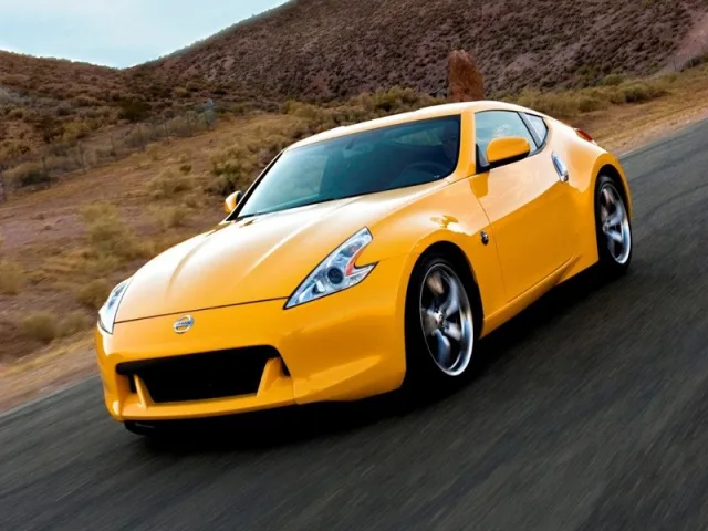 Nissan 370Z 2009 — Foto dell’auto reale 9