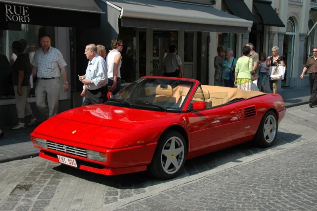 Ferrari Mondial Cabriolet — Foto dell’auto reale 1