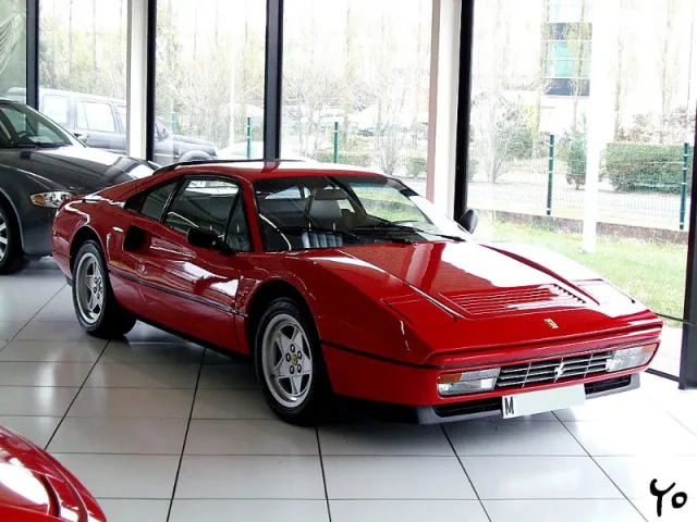 Ferrari 328 GTB — Foto dell’auto reale 5