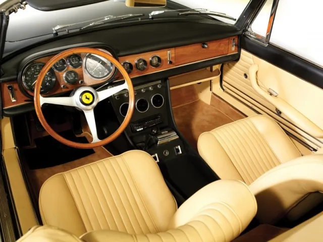 Ferrari 330 GTS — Fotos del vehículo real 5