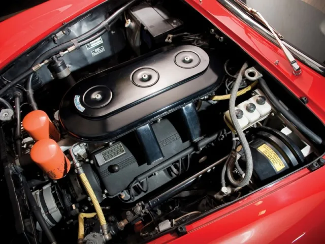 Ferrari 330 GTS — Fotos del vehículo real 6