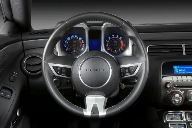 Chevrolet Camaro SS 2009 — Foto dell’auto reale 4