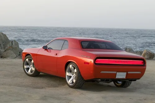 Dodge Challenger SRT8 — Foto dell’auto reale 2