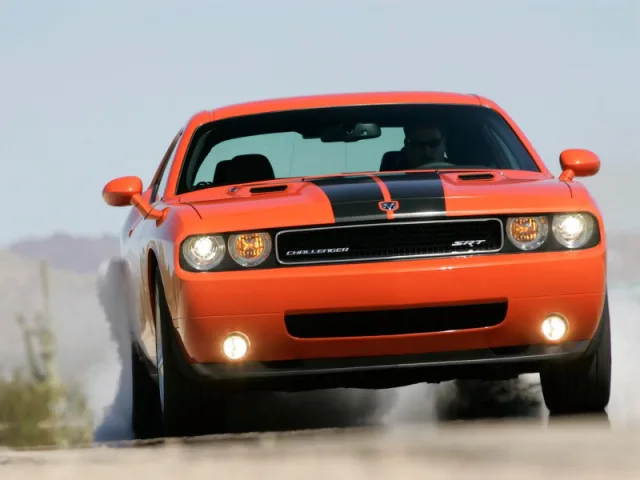 Dodge Challenger SRT8 — Foto dell’auto reale 4