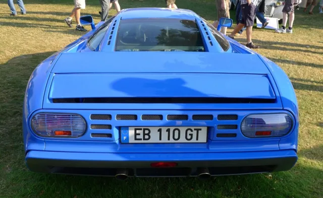 Bugatti EB 110 — Foto dell’auto reale 5