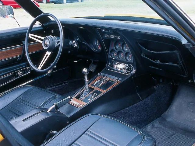 Chevrolet Corvette Stingray 1973 — Foto dell’auto reale 2