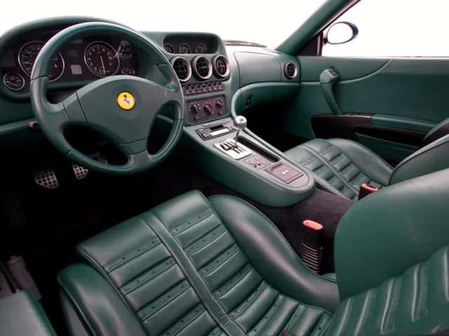 Ferrari 550 Maranello — Fotos del vehículo real 3