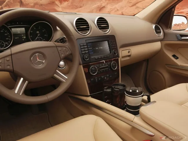 Mercedes-Benz ML 500 2008 — Foto dell’auto reale 9