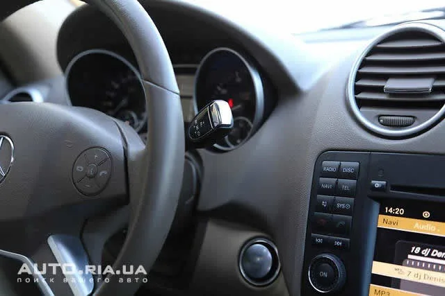 Mercedes-Benz ML 500 2008 — Foto dell’auto reale 2
