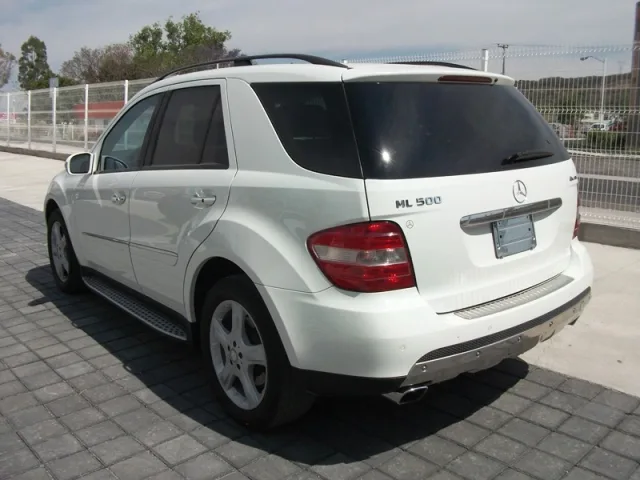 Mercedes-Benz ML 500 2008 — Foto dell’auto reale 5