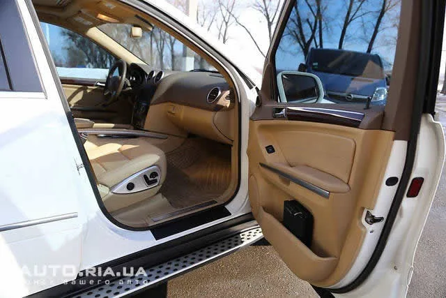 Mercedes-Benz ML 500 2008 — Foto dell’auto reale 3