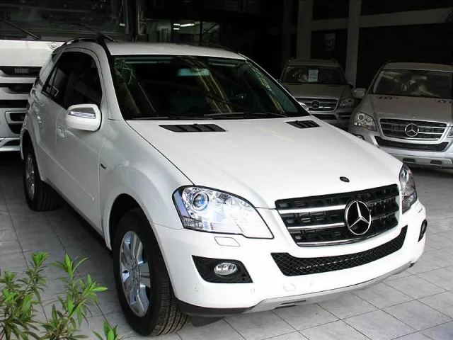 Mercedes-Benz ML 500 2008 — Foto dell’auto reale 1