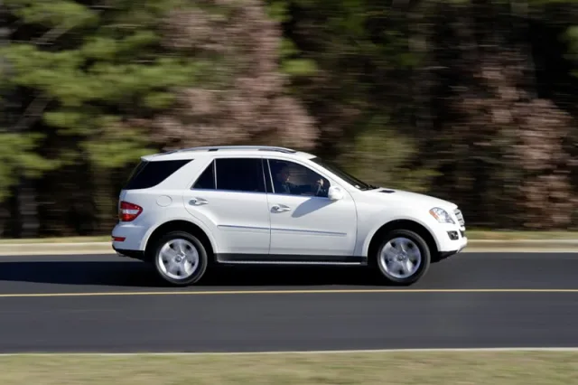 Mercedes-Benz ML 500 2008 — Foto dell’auto reale 8