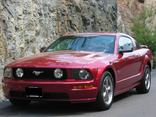 Ford Mustang GT 2005 (2004 Auto Show Version) — Фото прототипа 2