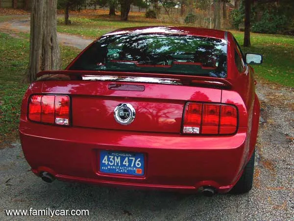 Ford Mustang GT 2005 (2004 Auto Show Version) — Фото прототипа 13