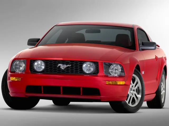 Ford Mustang GT 2005 (2004 Auto Show Version) — Фото прототипа 12