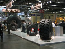 Шины для грузового транспорта Bridgestone – надежность, которая не подведет