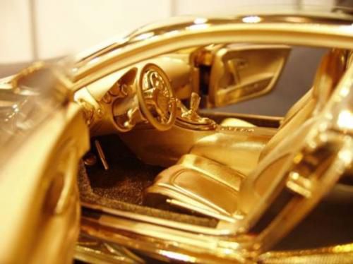 Bugatti Veyron gold model