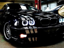 BMW 5 серии - спортсмен в шикарной одежде
