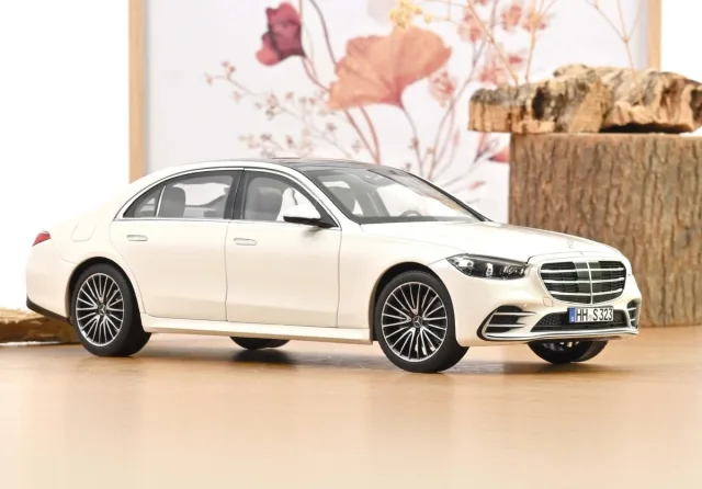 Norev представила белый Mercedes-Benz S-Class AMG-Line 2021 в масштабе 1:18 — 1